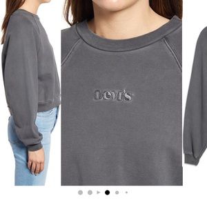 ⭐️SALE⭐️ Levi's Cotton Gray Crop Sweatshirt size Small EUC